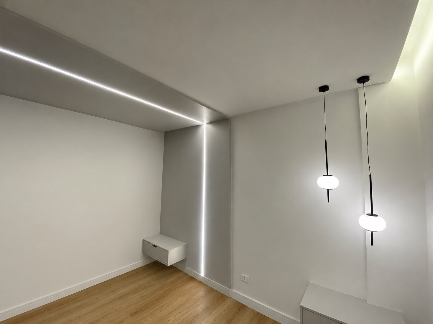 Dormitório planejado com iluminação em LED